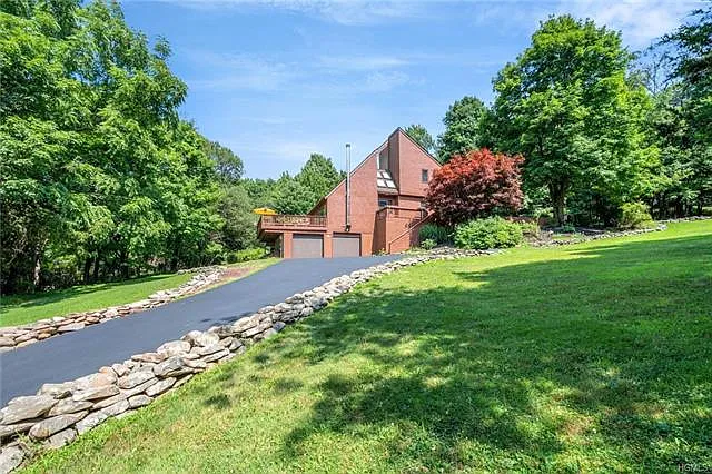 Single-family home in Cornwall, NY